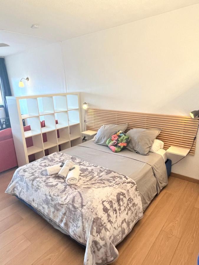 Confortable, Petite Vue Et Piscine