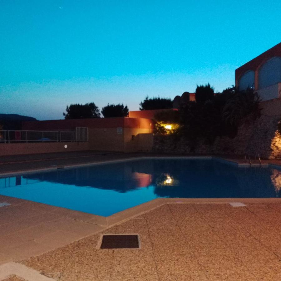 Confortable, Petite Vue Et Piscine
